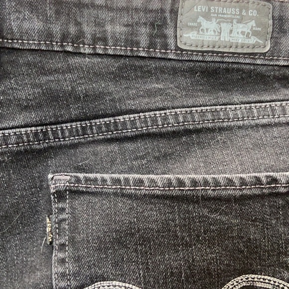 Levi’s Cutout Jeans - Picture 5 of 6